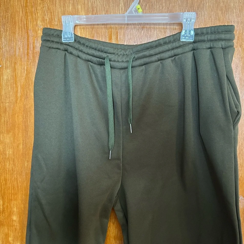 Women’s loose fit sweatpants, wide legs - Picture 2 of 5